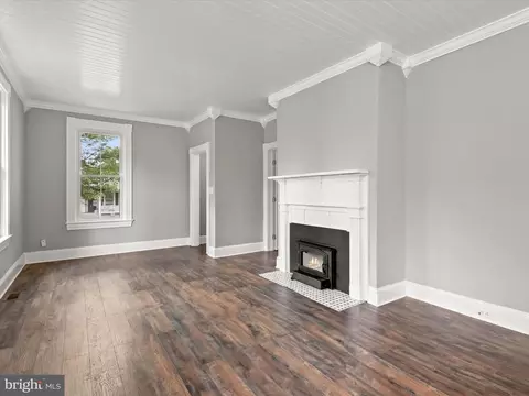 Living - 4501 Poplar Ave, Halethorpe, MD 21227 photo 5 of 5
