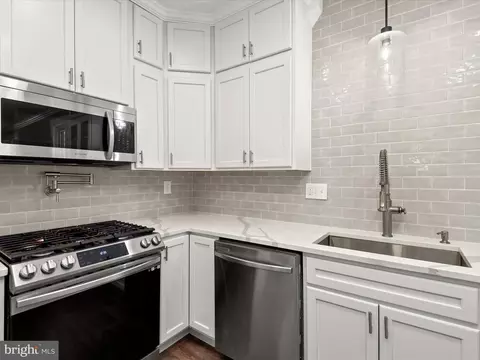 Kitchen - 4501 Poplar Ave, Halethorpe, MD 21227 photo 4 of 4