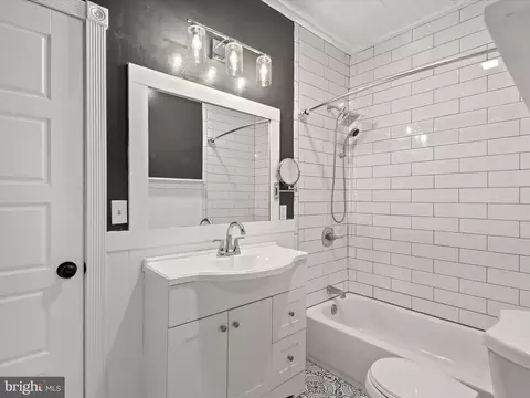 Bath - 4501 Poplar Ave, Halethorpe, MD 21227 photo 1 of 2