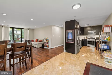 130 Slade Ave #111, Pikesville, MD 21208