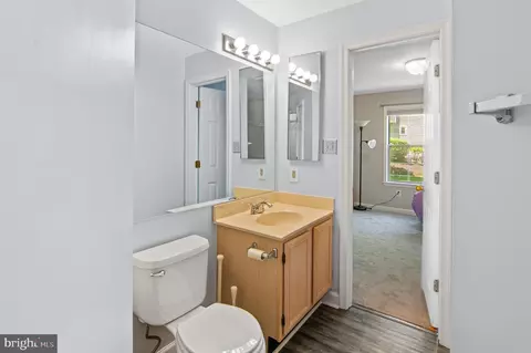 Bath - 2320 Falls Gable Ln #J, Baltimore, MD 21209 photo 2 of 2