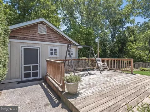 Exterior - 5723 1st Ave, Halethorpe, MD 21227 photo 4 of 17