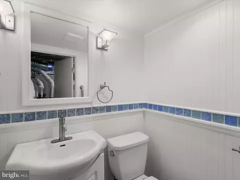Bath - 5723 1st Ave, Halethorpe, MD 21227 photo 3 of 3