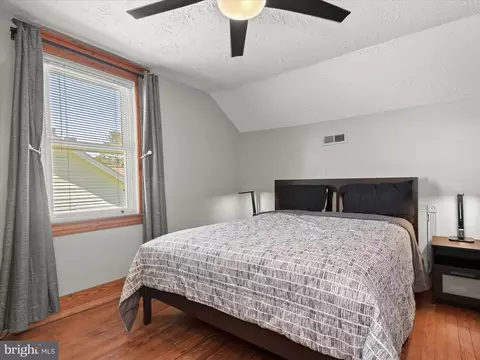 Bedroom - 5723 1st Ave, Halethorpe, MD 21227 photo 8 of 10