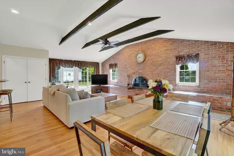 11501 Harford Rd, Glen Arm, MD 21057