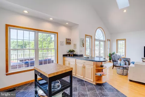 Kitchen - 3733 Clarks Point Rd, Middle River, MD 21220 photo 4 of 10