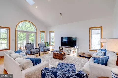 Living - 3733 Clarks Point Rd, Middle River, MD 21220 photo 7 of 7
