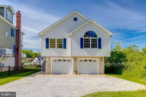 Exterior - 3733 Clarks Point Rd, Middle River, MD 21220 photo 7 of 18