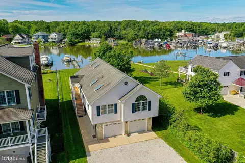 View/Area - 3733 Clarks Point Rd, Middle River, MD 21220 photo 3 of 18