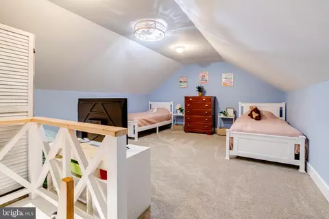 Bedroom - 3733 Clarks Point Rd, Middle River, MD 21220 photo 17 of 19