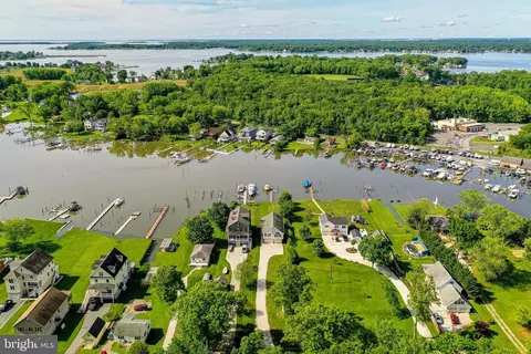 View/Area - 3733 Clarks Point Rd, Middle River, MD 21220 photo 12 of 18