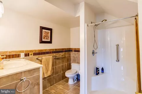 Bath - 3733 Clarks Point Rd, Middle River, MD 21220 photo 6 of 6