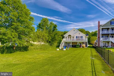 Exterior - 3733 Clarks Point Rd, Middle River, MD 21220 photo 4 of 18