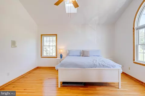 Bedroom - 3733 Clarks Point Rd, Middle River, MD 21220 photo 11 of 19