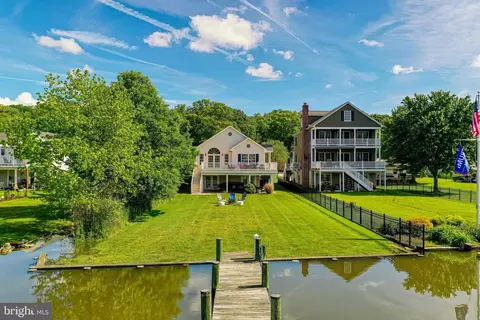 3733 Clarks Point Rd, Middle River, MD 21220