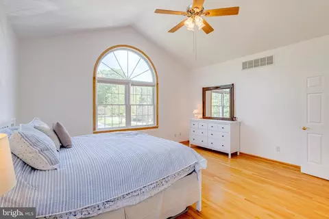 Bedroom - 3733 Clarks Point Rd, Middle River, MD 21220 photo 7 of 19
