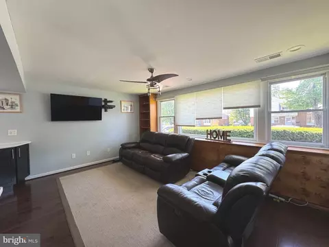 2516 Lightfoot Dr, Baltimore, MD 21209 photo 9