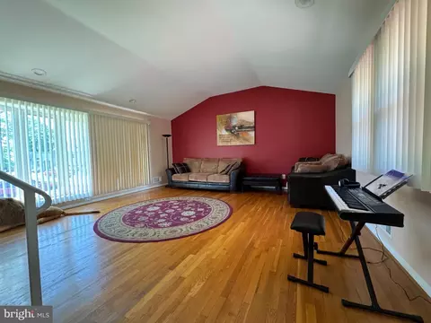 2516 Lightfoot Dr, Baltimore, MD 21209 photo 10