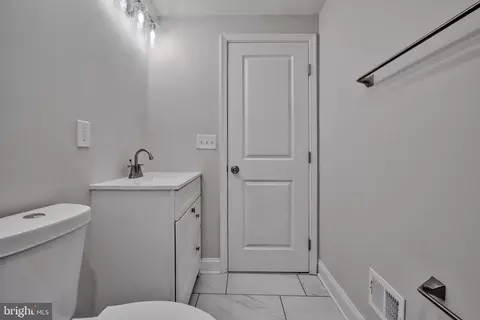1911 Victory Dr, Halethorpe, MD 21227 photo 18