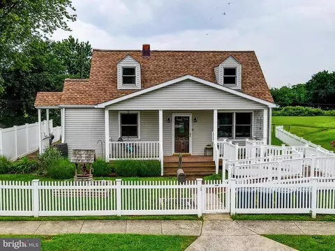 8109 Murray Point Rd, Dundalk, MD 21222