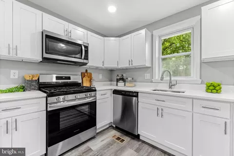 7909 Rolling View Ave, Nottingham, MD 21236 photo 10