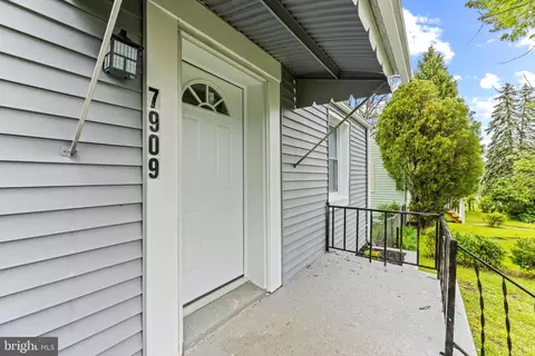 7909 Rolling View Ave, Nottingham, MD 21236 photo 2