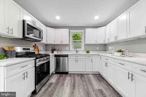 7909 Rolling View Ave, Nottingham, MD 21236 photo 9