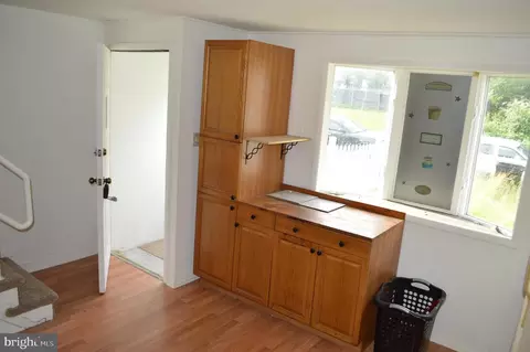 Entry Way - 3171 Freeway, Halethorpe, MD 21227 photo 1 of 4