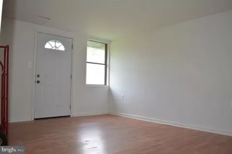 Living - 3171 Freeway, Halethorpe, MD 21227 photo 2 of 2