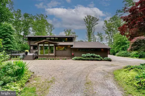 2015 Falls Rd, Parkton, MD 21120