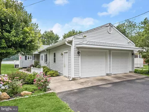 512 Grovethorn Rd, Middle River, MD 21220