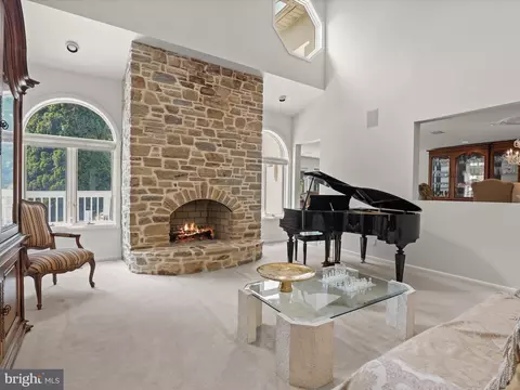 Living - 4 Merry Hill Ct, Pikesville, MD 21208 photo 3 of 7