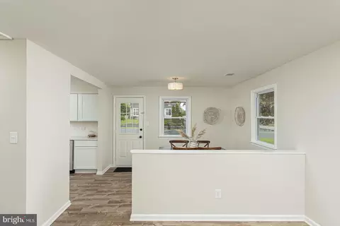 Entry Way - 501 Compass Rd, Middle River, MD 21220 photo 4 of 7
