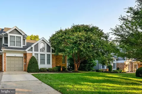 75 River Oaks Cir, Pikesville, MD 21208