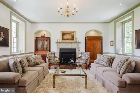 Living - 12605 Dulaney Valley Rd, Phoenix, MD 21131 photo 2 of 5