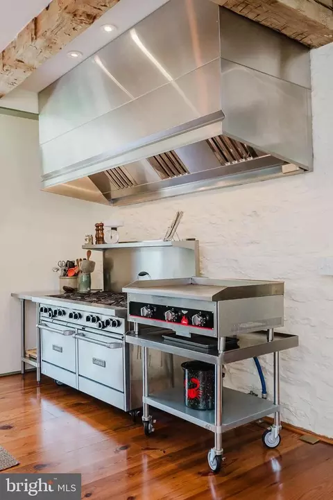 Kitchen - 12605 Dulaney Valley Rd, Phoenix, MD 21131 photo 11 of 14