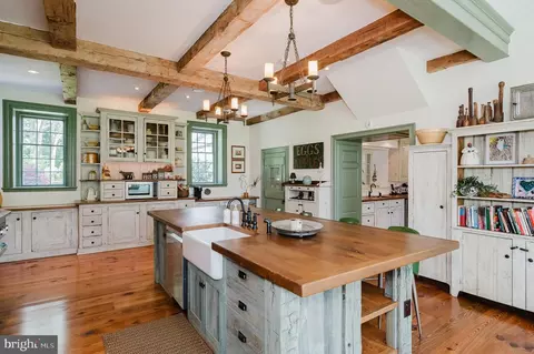 Kitchen - 12605 Dulaney Valley Rd, Phoenix, MD 21131 photo 7 of 14