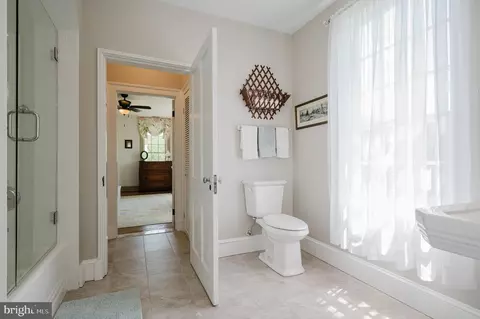 Bath - 12605 Dulaney Valley Rd, Phoenix, MD 21131 photo 5 of 15
