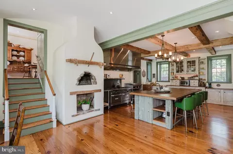 Kitchen - 12605 Dulaney Valley Rd, Phoenix, MD 21131 photo 1 of 14