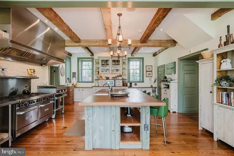 Kitchen - 12605 Dulaney Valley Rd, Phoenix, MD 21131 photo 4 of 14