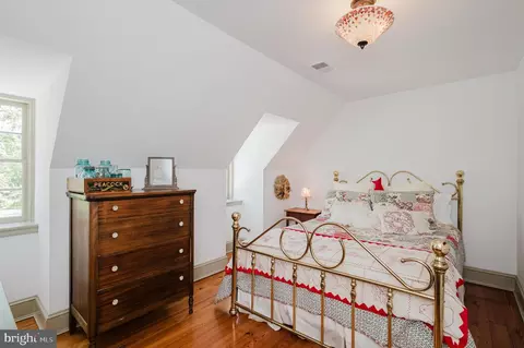 Bedroom - 12605 Dulaney Valley Rd, Phoenix, MD 21131 photo 11 of 12
