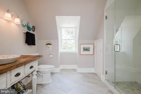 Bath - 12605 Dulaney Valley Rd, Phoenix, MD 21131 photo 13 of 15
