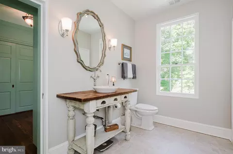 Bath - 12605 Dulaney Valley Rd, Phoenix, MD 21131 photo 3 of 15