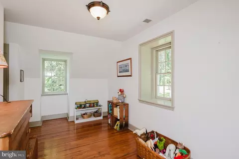 Bedroom - 12605 Dulaney Valley Rd, Phoenix, MD 21131 photo 10 of 12
