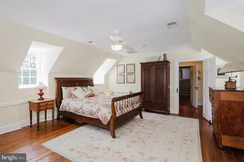 Bedroom - 12605 Dulaney Valley Rd, Phoenix, MD 21131 photo 7 of 12