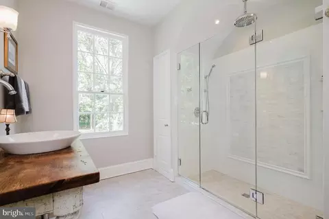 Bath - 12605 Dulaney Valley Rd, Phoenix, MD 21131 photo 2 of 15
