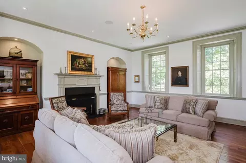 Living - 12605 Dulaney Valley Rd, Phoenix, MD 21131 photo 3 of 5