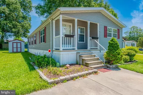 205 Trailway Rd, Middle River, MD 21220