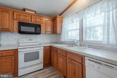 205 Trailway Rd, Middle River, MD 21220 photo 8