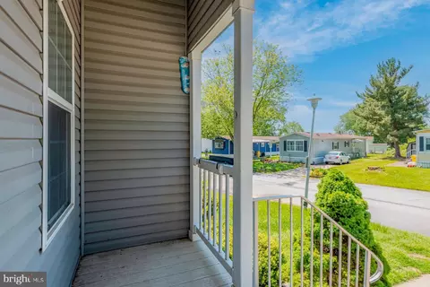 205 Trailway Rd, Middle River, MD 21220 photo 4